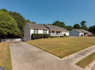 3250 Timber Walk Cir, Loganville, GA 30052