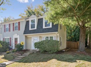 33 Devon Ct, Sterling, VA 20165