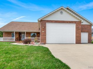 178 Emerald Way E, Granite City, IL 62040