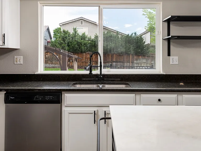 4779 Waldenwood Dr — Photo 14