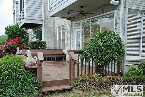 3rd image of 501 Oakbrook Dr