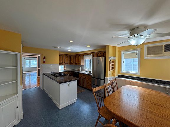 2nd image of 13 Clarendon Ave #2