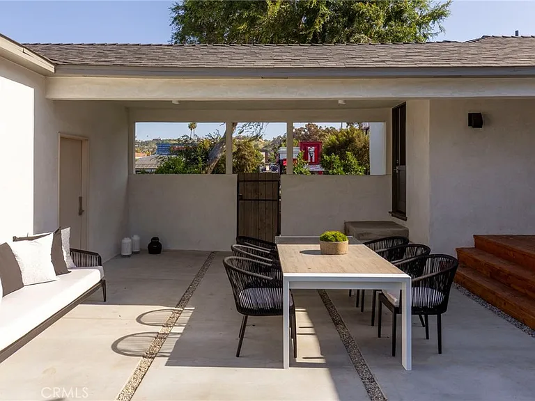 3554 S Sycamore Ave — Photo 42