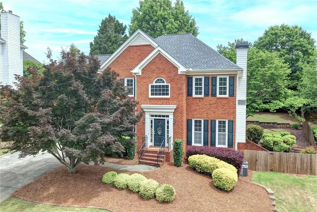 5 bed, 2.5 bath, 2888 sqft, $3,600 — Photo 3