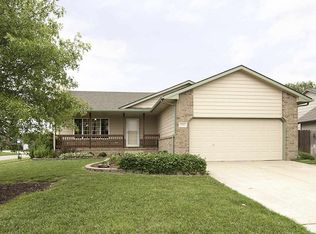 1541 E Summerwood Ct, Goddard, KS 67052