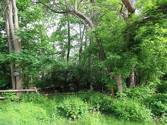 4th image of 106 Wood Dr