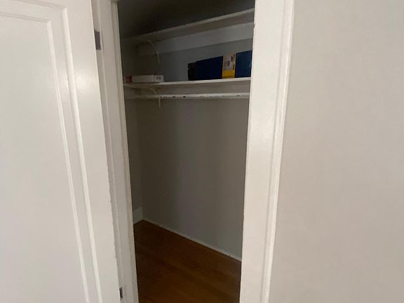 5th image of 5070 Winona Ave #1STFL
