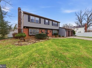 151 Eastbrook Ln, Willingboro, NJ 08046