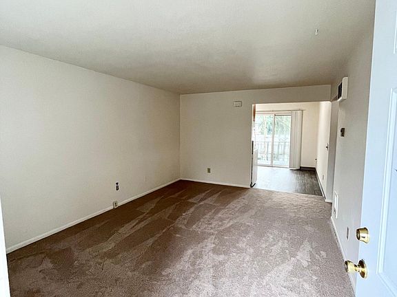 3rd image of 17160 Avondale Way NE APT 6
