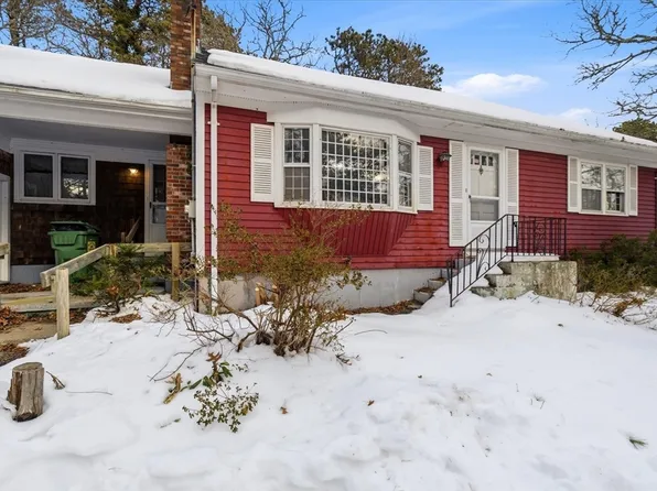 36 Lakewood Dr, Harwich, MA 02645