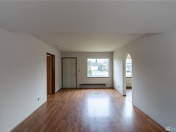 4th image of 1818 5th St