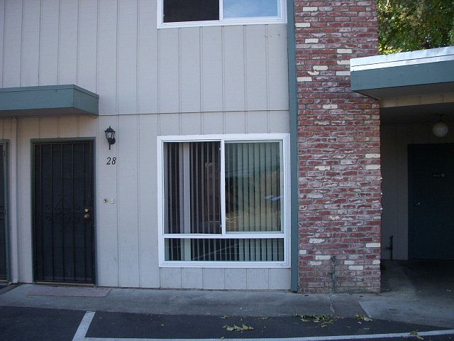 1st image of 490 Edgewood Dr APT 28