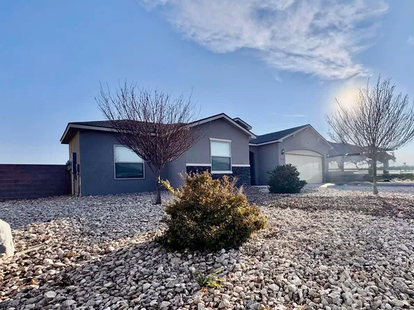 407 Pima Dr, Carlsbad, NM 88220
