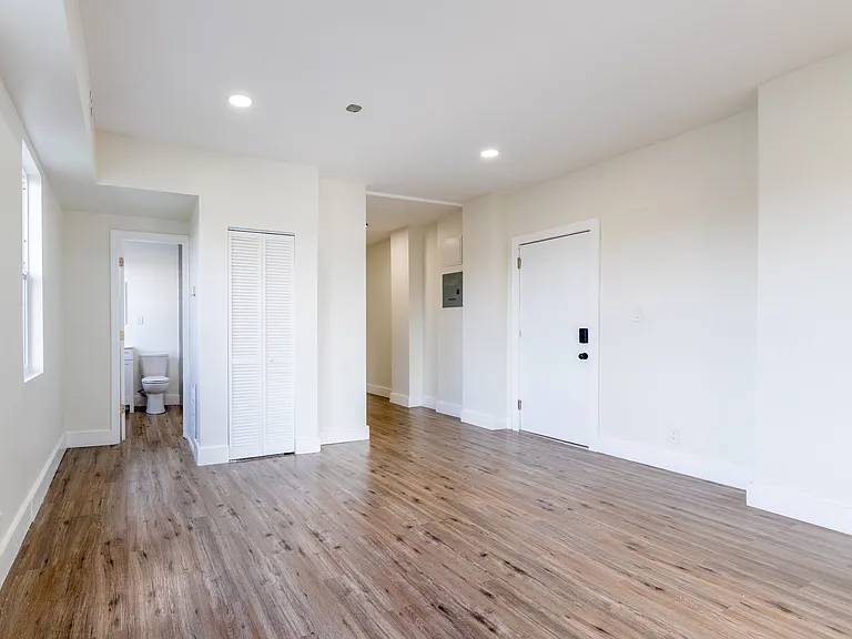 13476 Clifton Blvd #201 — Photo 5