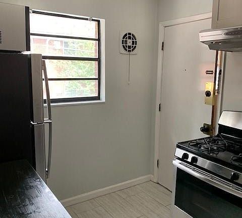 3rd image of 3660 Peachtree Rd NE Unit 6F