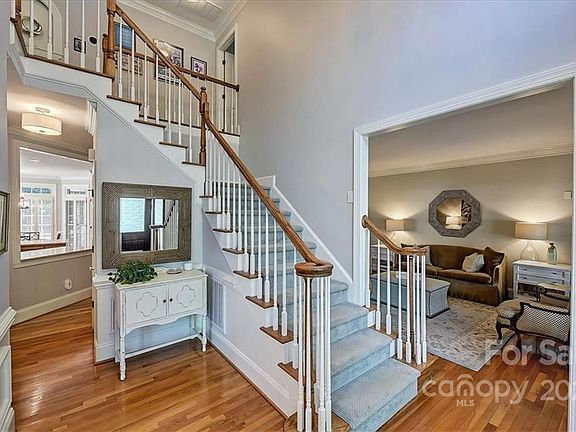 4th image of 1307 Bernbrooke Ct