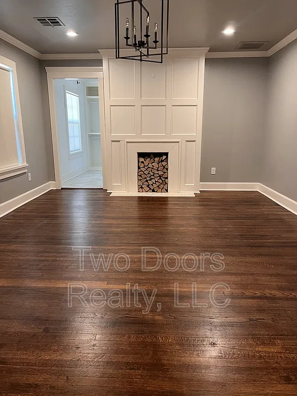 4 bed, 2.5 bath, 2468 sqft, $4,500 — Photo 4