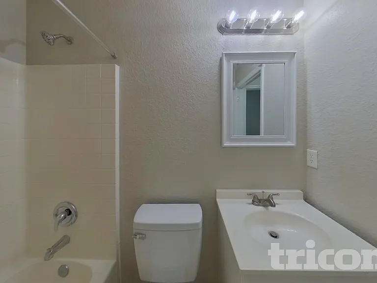 20639 Macon Pkwy — Photo 13