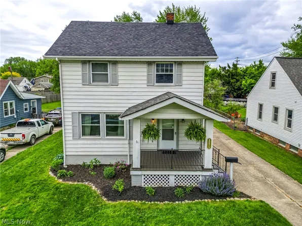 4271 W 220th St, Fairview Park, OH 44126