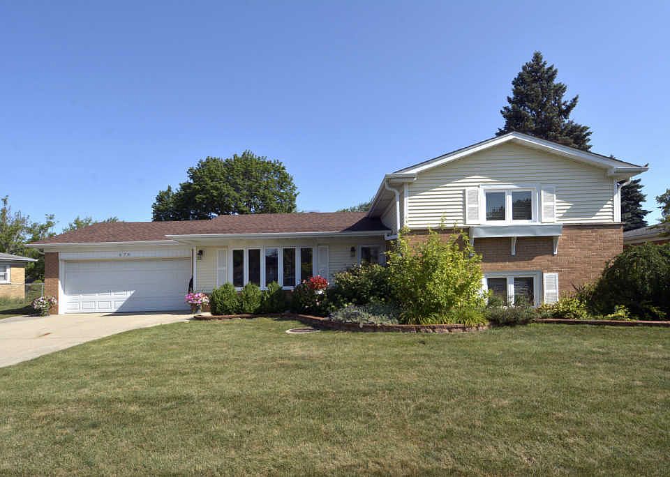 1st image of 570 King Ln