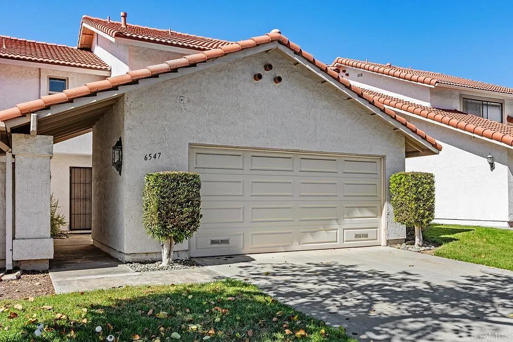 3 bed, 2.5 bath, 1501 sqft, $4,950 — Photo 2
