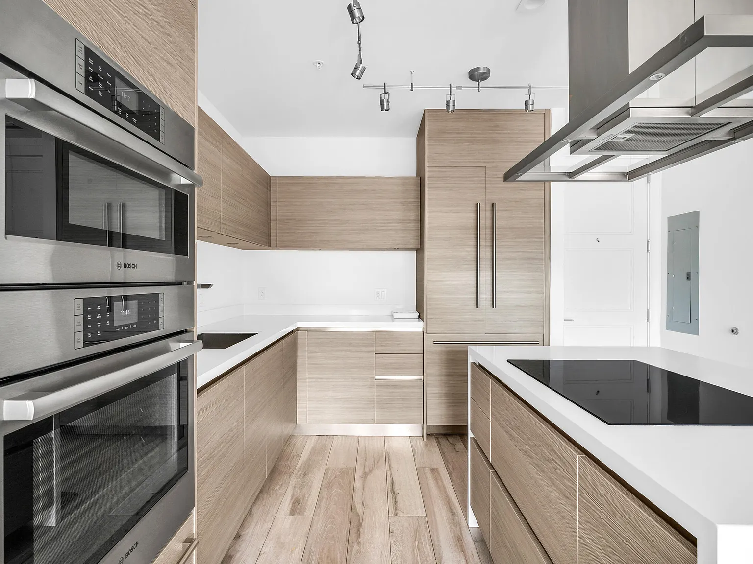 2 bed, 2.0 bath, 1148 sqft, $10,000 — Photo 3