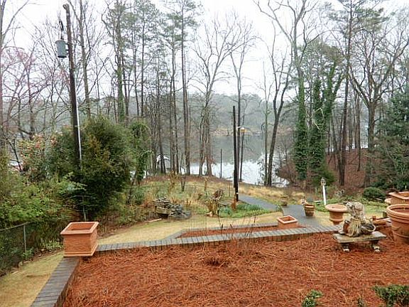 5th image of 1314 Lakeshore Cir
