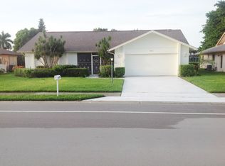 986 Charlemagne Blvd, Naples, FL 34112