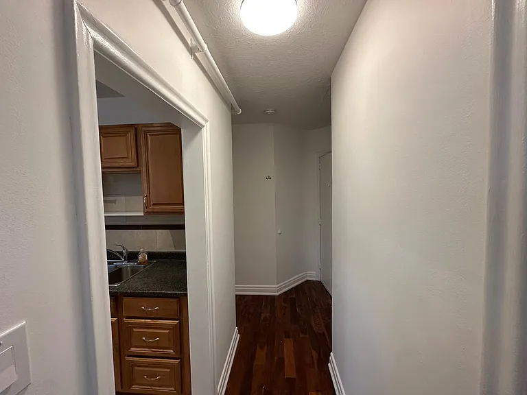 16 Church St E #8 — Photo 14