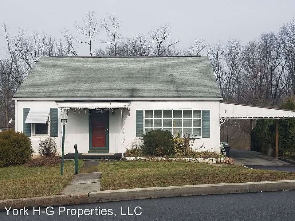 2nd image of 411 Prince St