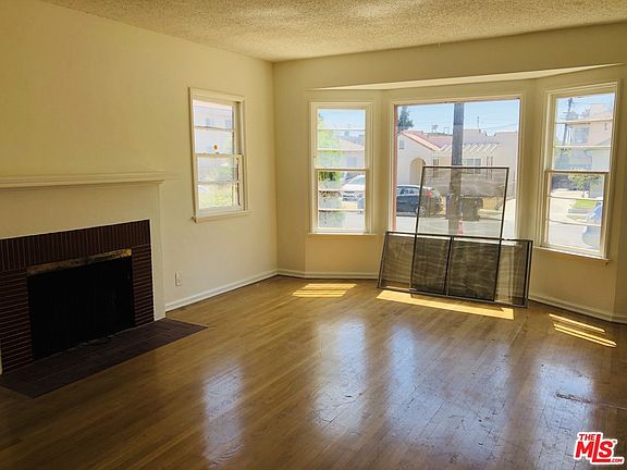 4th image of 3732 Kelton Ave