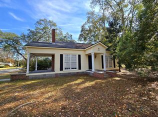 226 Strickland St, Pembroke, GA 31321