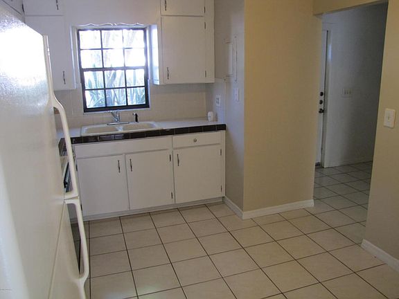 4th image of 106 Mitchell Pl