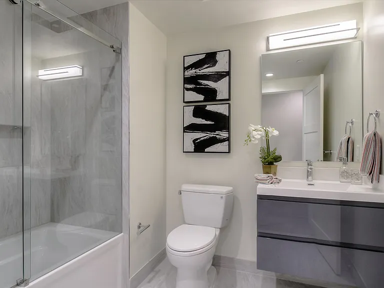 2224 Clement St — Photo 17