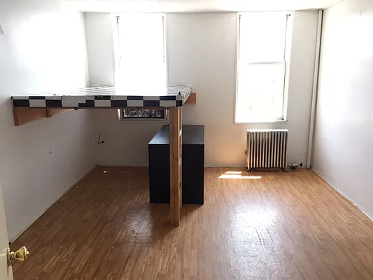 Rented by Premier Metro Realty Corp | media 22