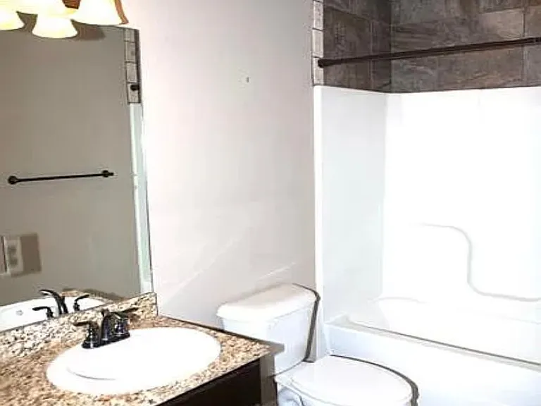 2662 N Arroyo Ave — Photo 10