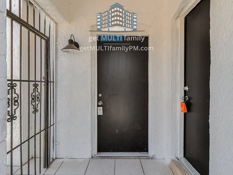 325 N 17th Dr #A — Photo 29