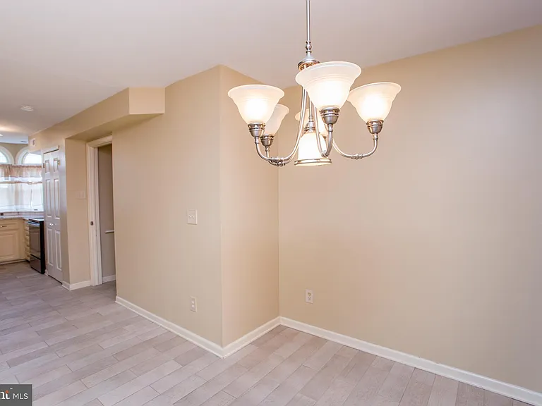 1529 Margaret Ct — Photo 34