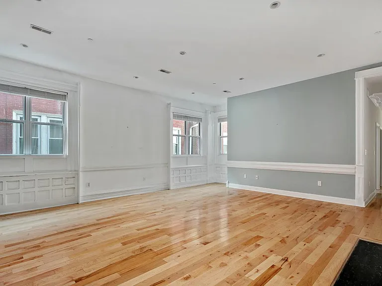Spruce Street Lofts — Photo 6