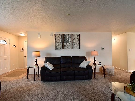 3rd image of 4614 Glastonbury Way