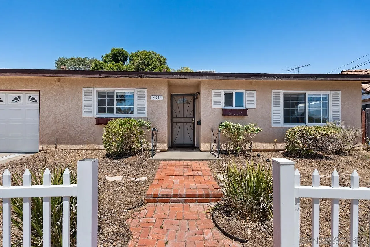 3 bed, 2.0 bath, 1354 sqft, $4,495 — Photo 2