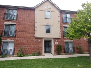 3447 S Ridgeland Ave #103, Berwyn, IL 60402