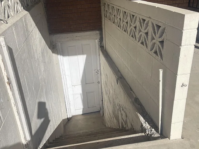 140 S State St — Photo 91
