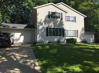242 Fairway Ct #B, Plainwell, MI 49080