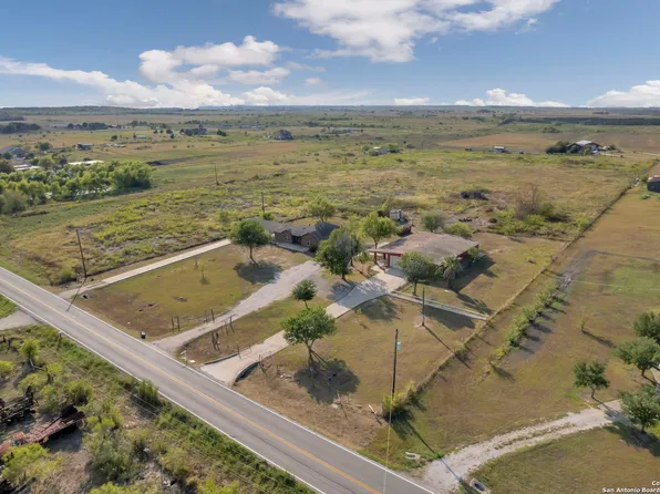 6157 Turnersville Rd, Creedmoor, TX 78610