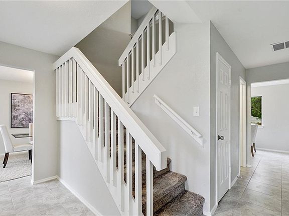 2nd image of 1510 Gracy Farms Ln