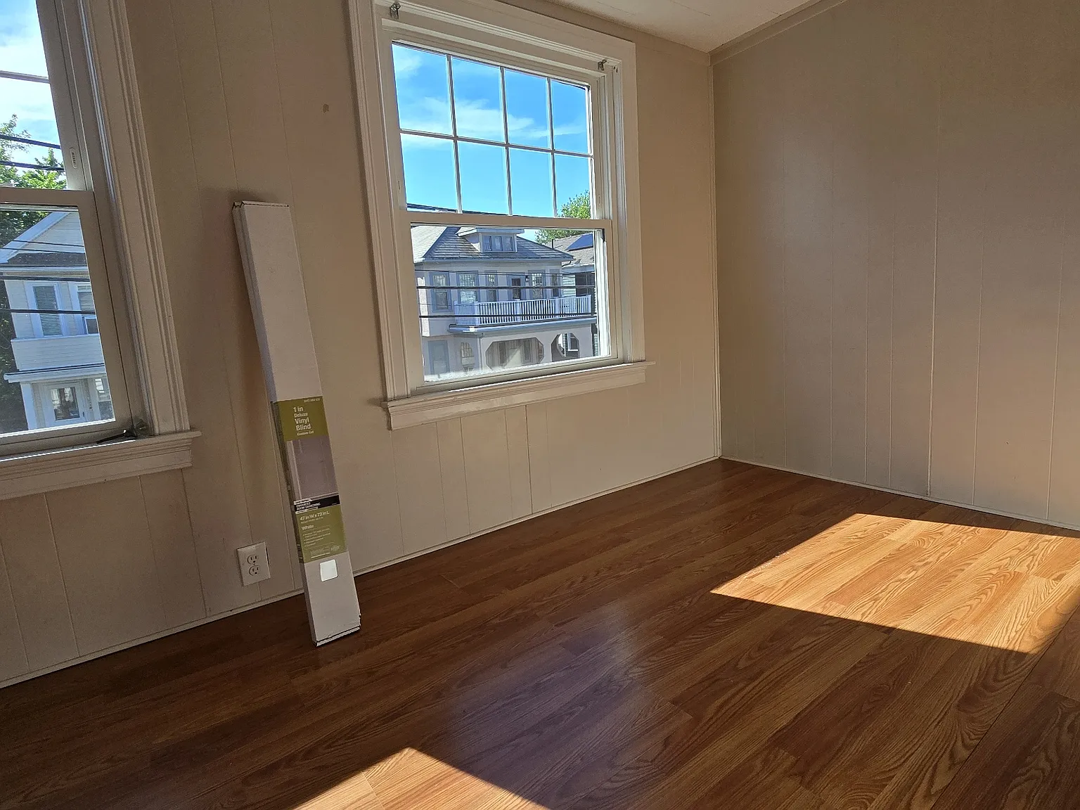 3 bed, 9999 sqft, $3,000 — Photo 3