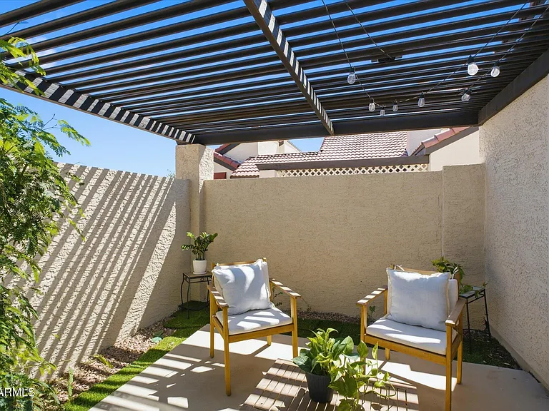 2143 E Center Ln #1 — Photo 5