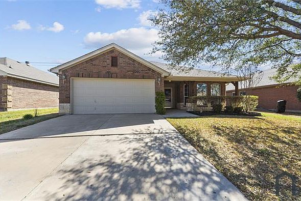 1st image of 8220 Deer Bluff Ln