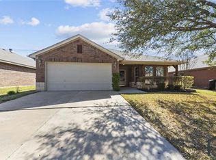 8220 Deer Bluff Ln, Fort Worth, TX 76179